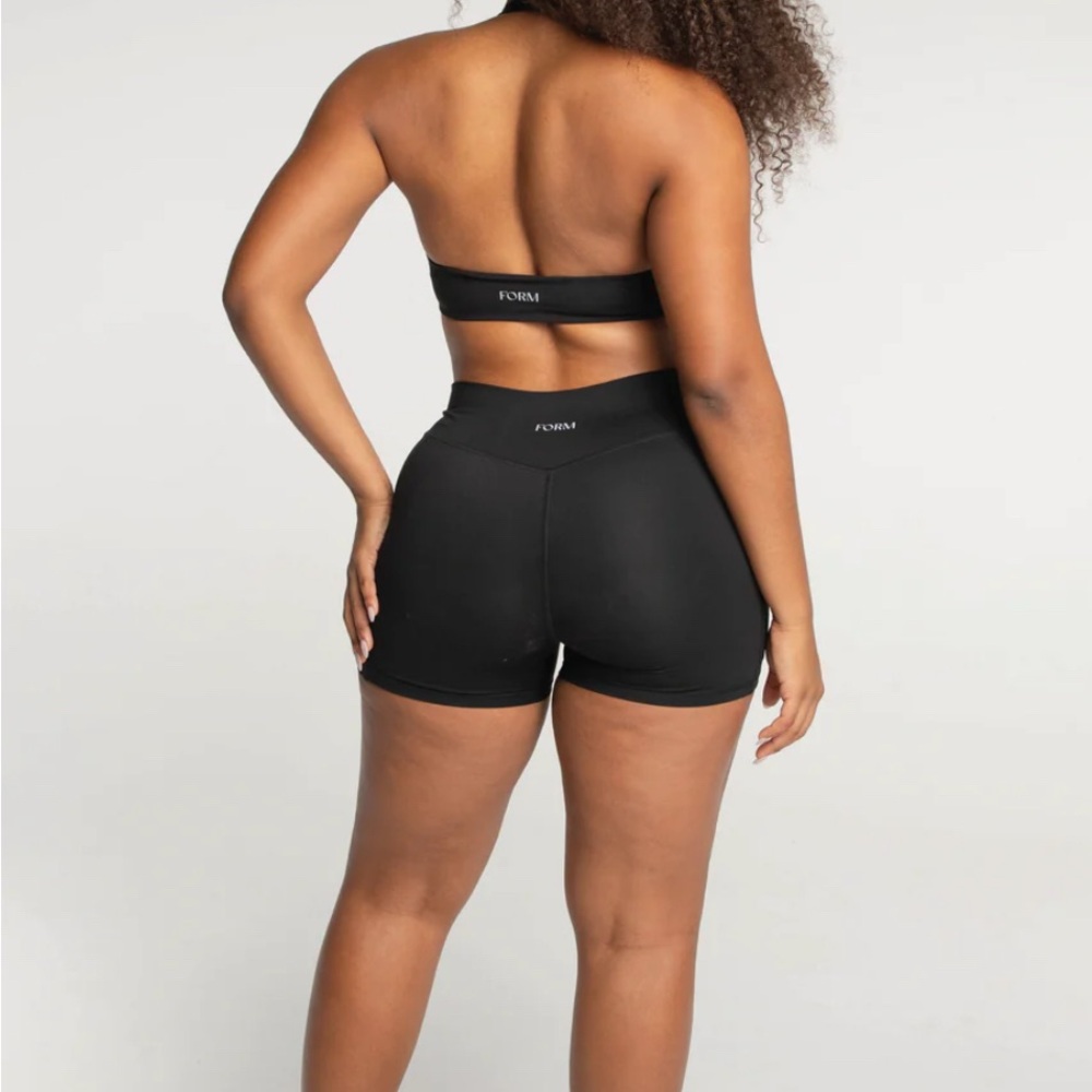 RARE Halter Sports Bra - Form by Sami Clarke - Size M EUC Black ✨ - Picture 2 of 6